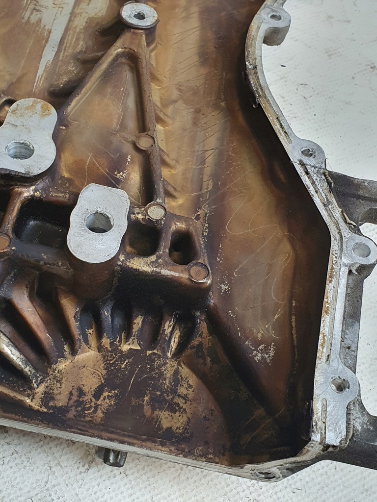 фото №12, Крышка защита распределительного вала mazda 5 1.8b 05r.