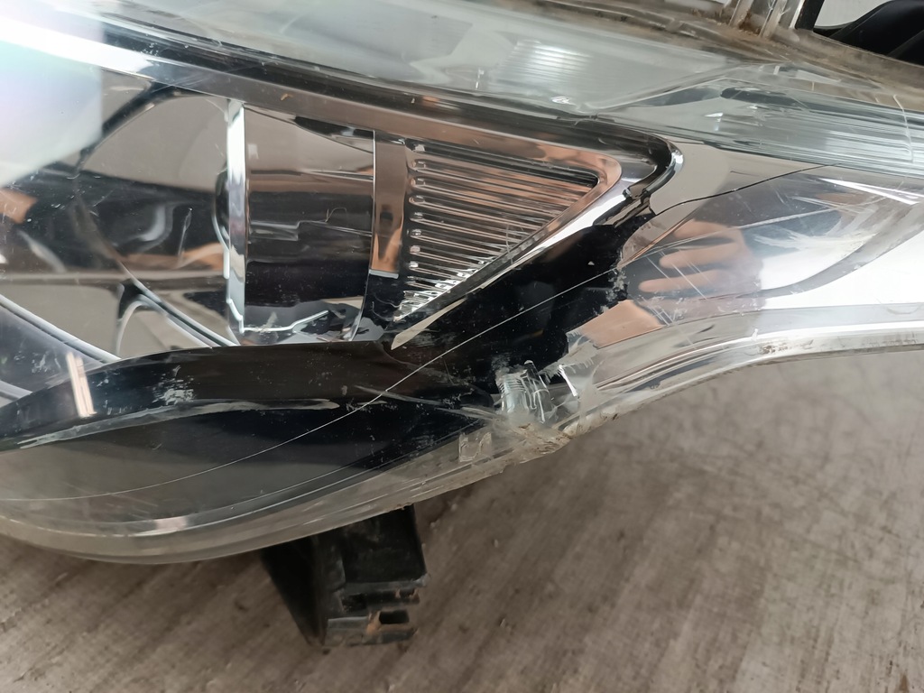 фото №12, Лампа левая ксенон mitsubishi l200 2015-2019 - europa