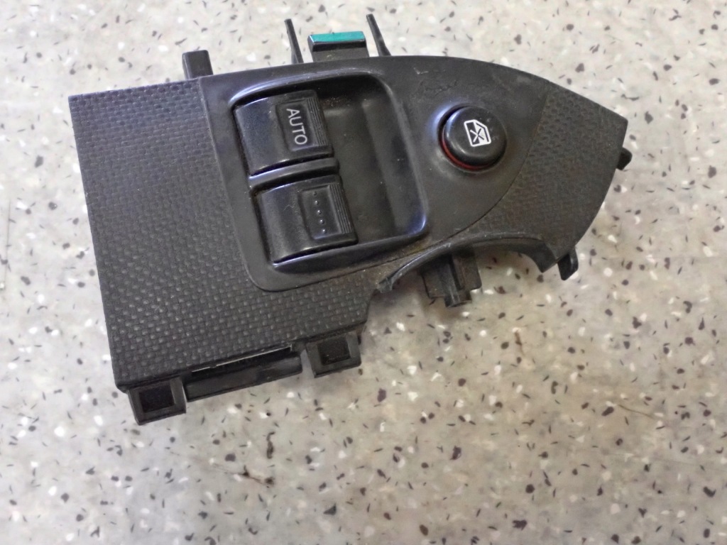 фото №1, Honda civic vii 01-04 3d панель керування скла