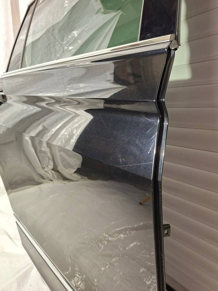 Vw tiguan allspace 2018 дверей передні задні праве  перед задні чорний lc9x в Україні