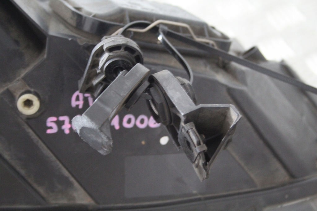 фото №6, Лампа правый перед seat ateca 576941006a