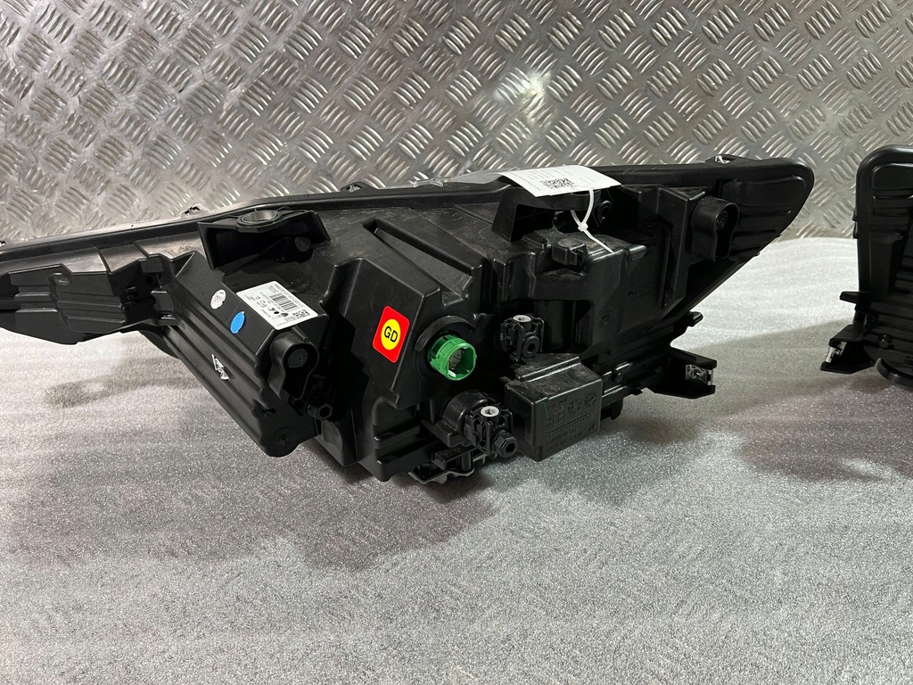 фото №15, Maserati levante 2020 комплект лампы передние / комплект 06701595410