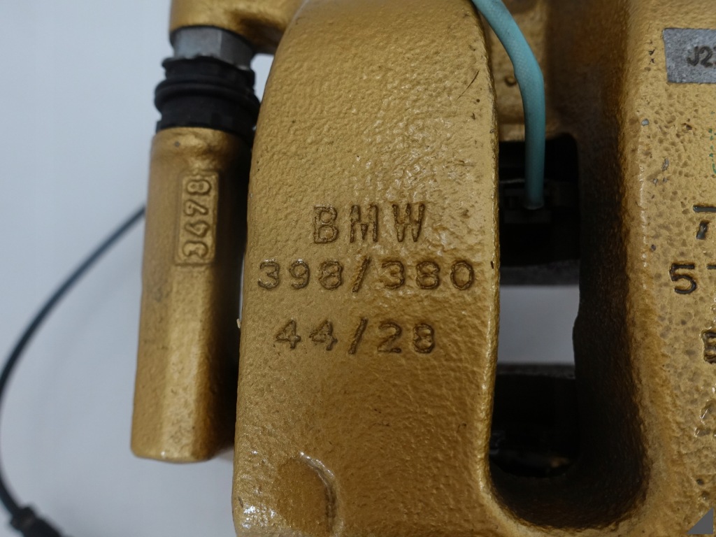 фото №12, M5 f90 m8 f91 f92 gold суппорт+ тормозные колодки задняя правый