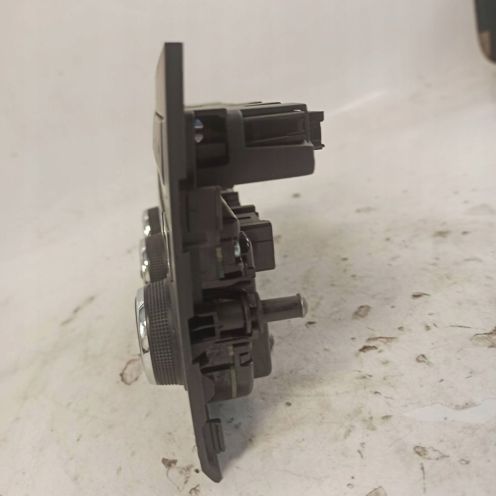 Seat leon 3 панель обдув кондиціонера 5f0907044n Київ