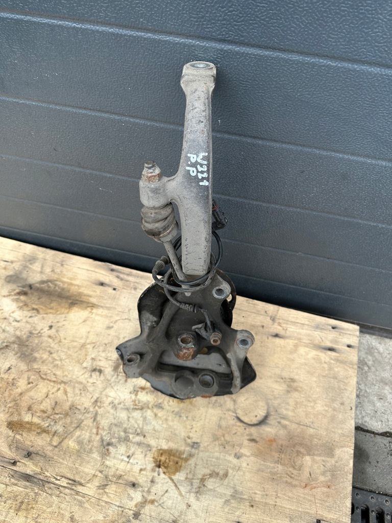 фото №5, Поворотный кулак, правый перед, правая mercedes s w221