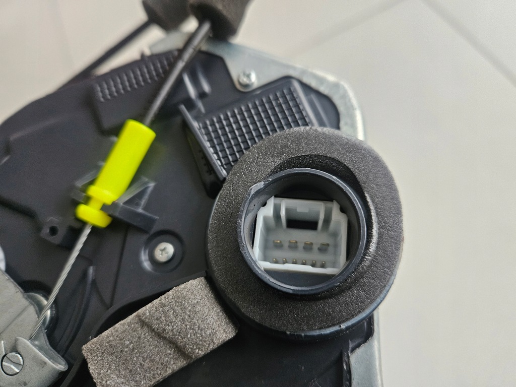 фото №4, Замок дверь правый перед toyota corolla e21 18-23 10 pin 4+6