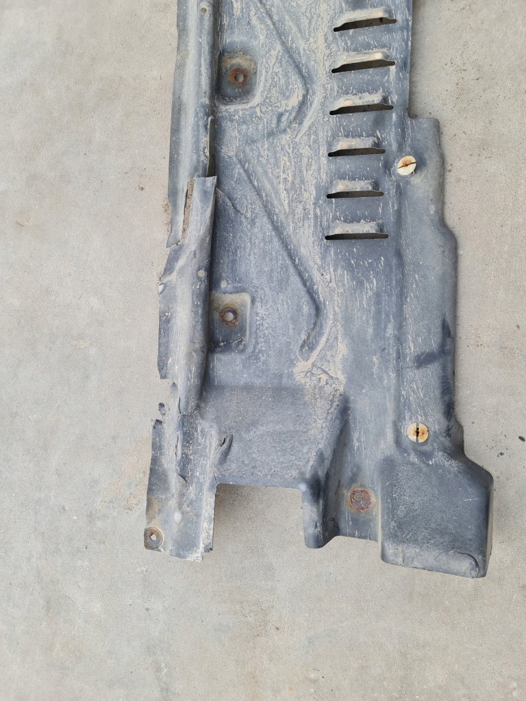 Накладка підвіска vw t5 7h0825210e Зі Шроту