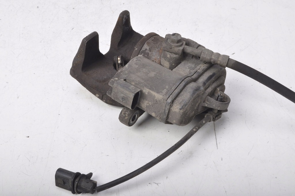 фото №6, Audi a4 b9 суппорт тормозной правый задняя sedan