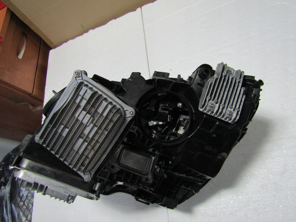 фото №13, Лампа правая mercedes w205 lift a2059061606 eu