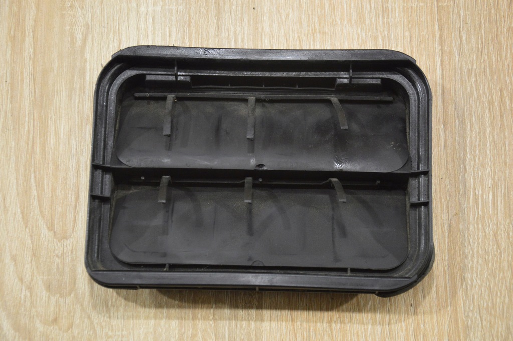 фото №1, Решётка вентиляционная renault laguna iii kombi