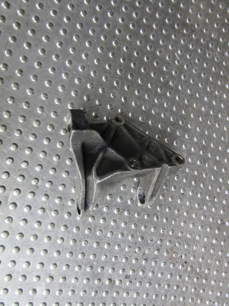 фото №2, Frontera a 2.3td 92-95 кронштейн кронштейн генератора