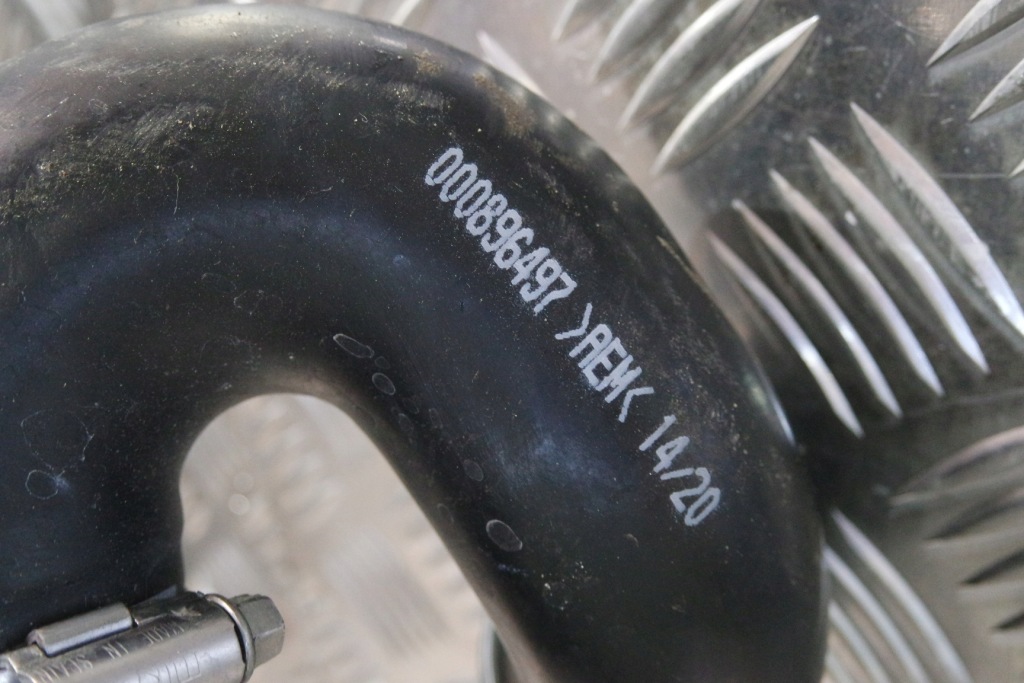 Шланг пабтрубок  труба ferrari f8 tributo 896497 Цена