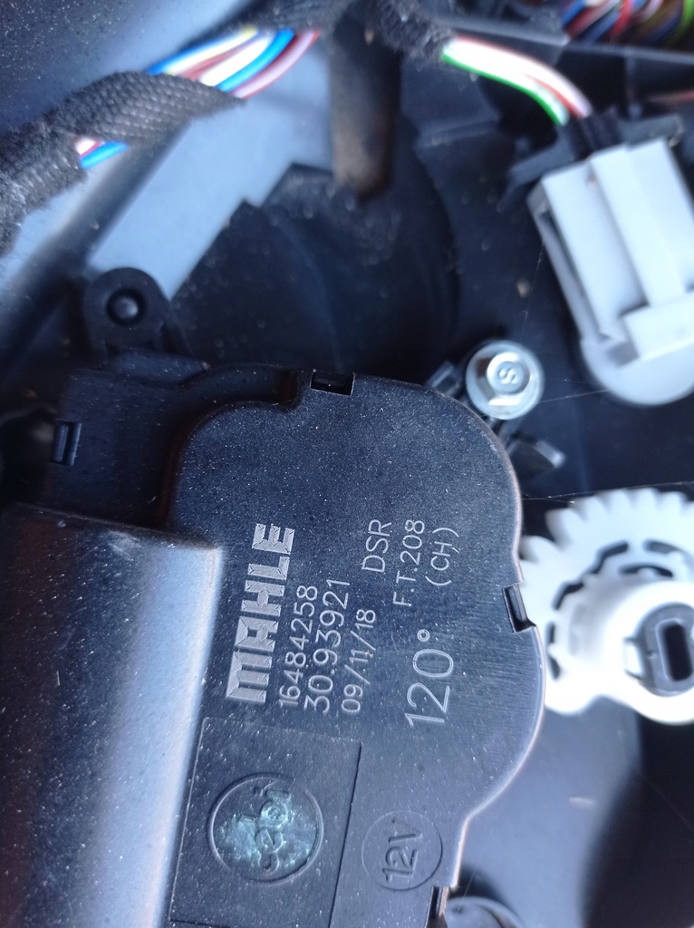 фото №7, Отопитель задняя 670033083 maserati levante