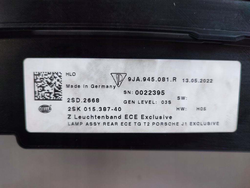 фото №12, Porsche taycan turbo s 9ja накладка свет центральный niebieski 9ja945081r