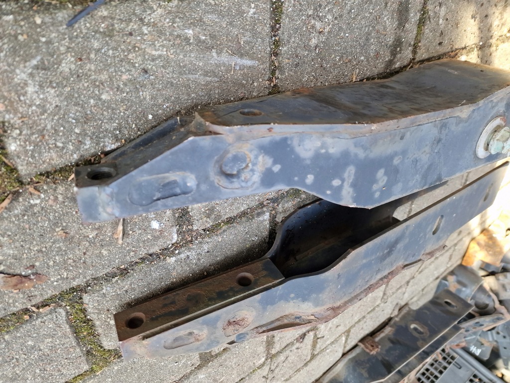 фото №5, Кронштейн подвеска кабины mercedes actros mp 2