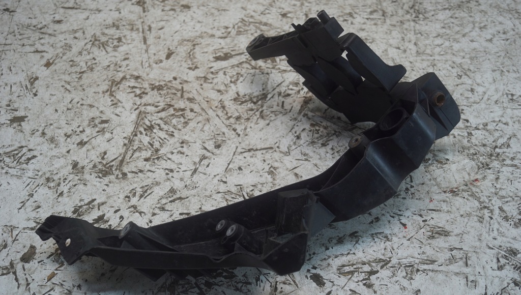 фото №6, Направляющая лампы левый audi a4 b8 8k0805607a