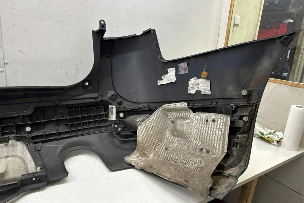 фото №9, Бампер задній land rover dk6217927aaw 3.0l дизель 2015