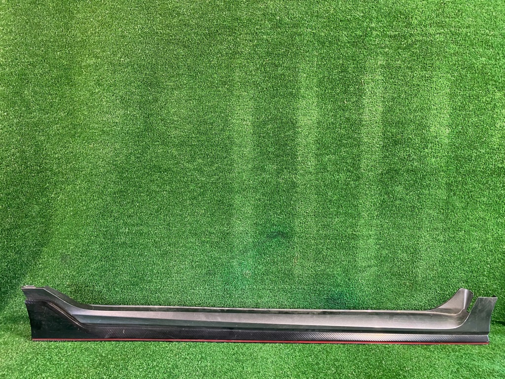 Купити Поріг правий молдинг honda civic x type r nr.155