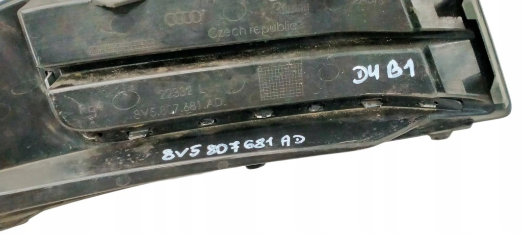 Audi a3 седан lft 16-20 решётка бампера левая передняя перед 8v5807681ad Недорого