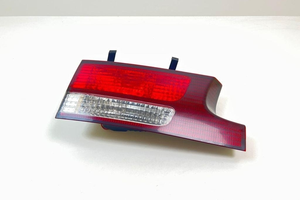 фото №6, Правая лампа крышки багажника toyota previa _r3_ 28144 2.0l дизель 2002