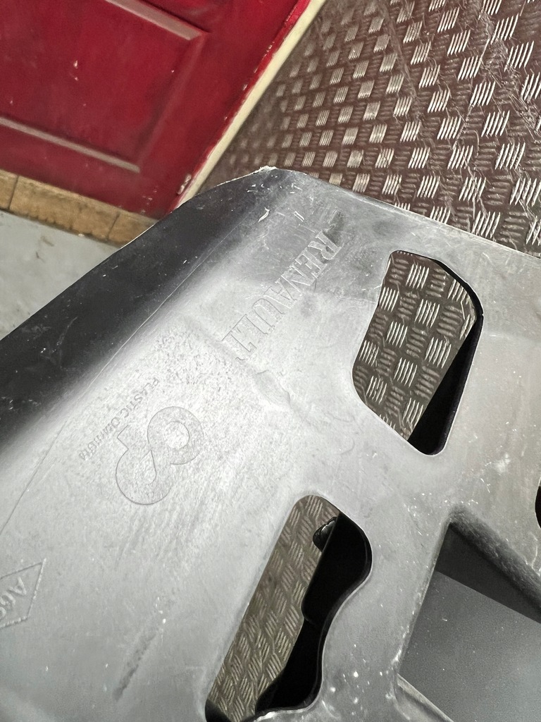 фото №10, Renault clio iii lift решётка радиатора pas усилитель бампера