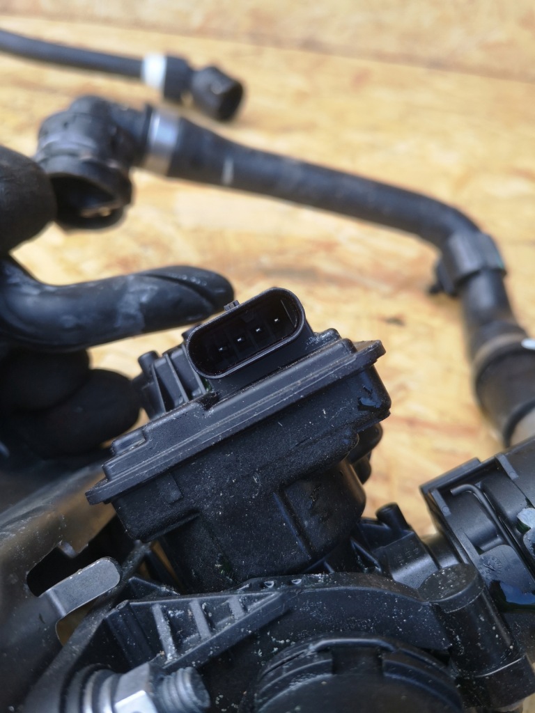 Bmw ix i20 пабтрубок  шланги воды клапан 9462114 8475144 25 rok Киев