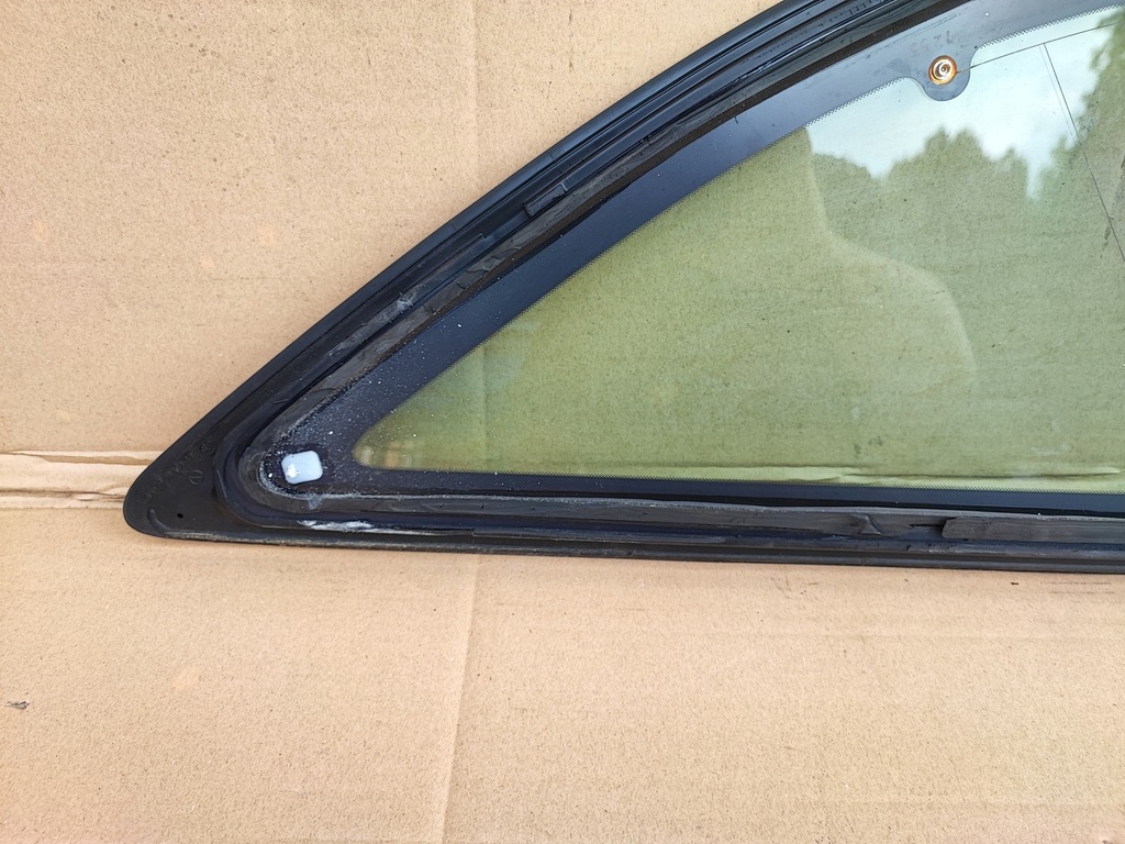 фото №11, Ford mondeo mk5 стекло кузовная левая задняя kombi