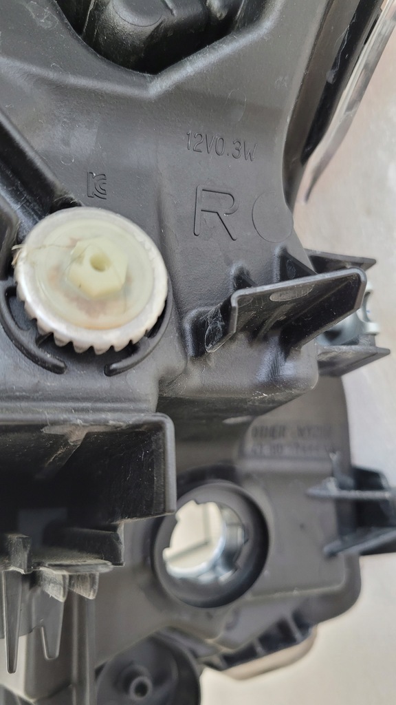 фото №13, Лампа правая перед koito led toyota prius xw50 iv 2015-2019