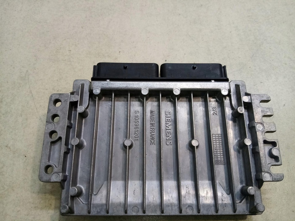 фото №4, Блок управления двигателя volvo v40 2.0 s110602007a