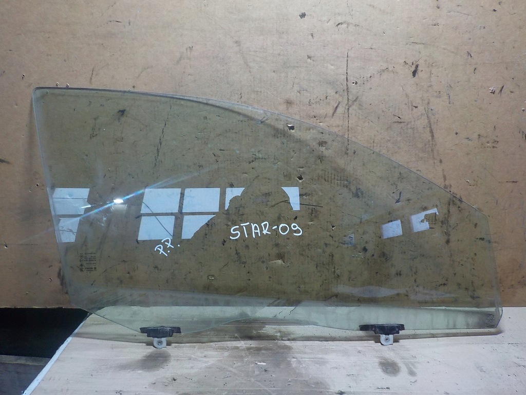 фото №1, Space star 1.0 стекло правое передние дверь