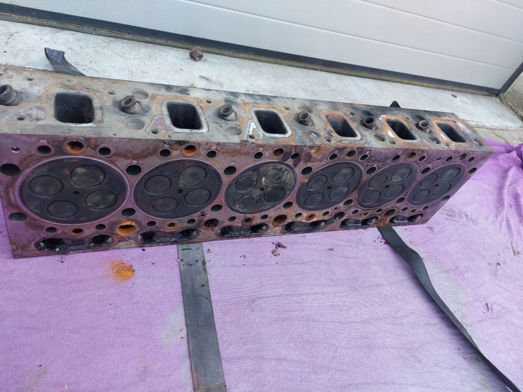 Купити Головка двигуна renault premium 420 dci euro 3