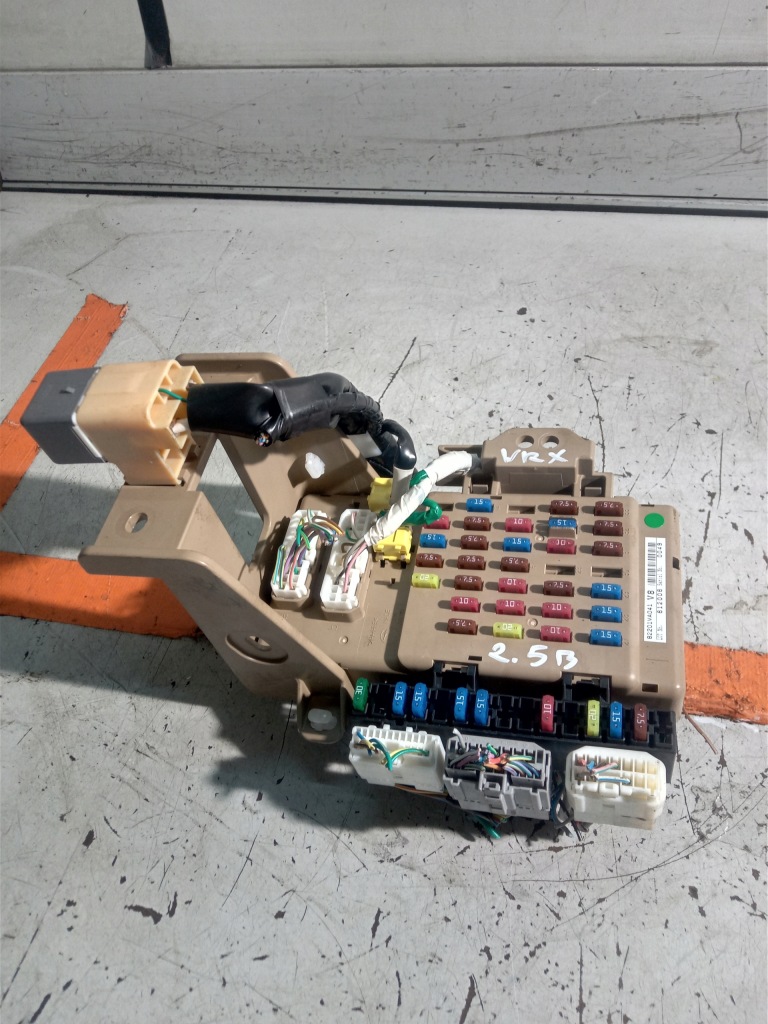 фото №1, Subaru wrx va коробка запобіжників 82201va041