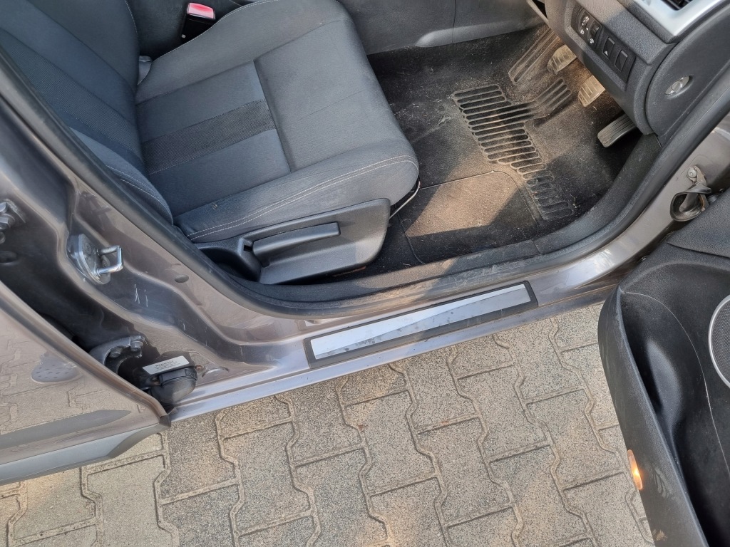 Купити Поріг правий renault megane 3 3 5d tekng