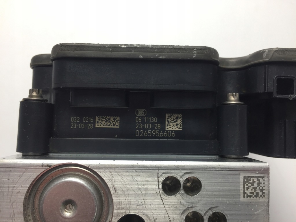 фото №5, Porsche taycan 9j1 насос тормозная abs 9j1614109d