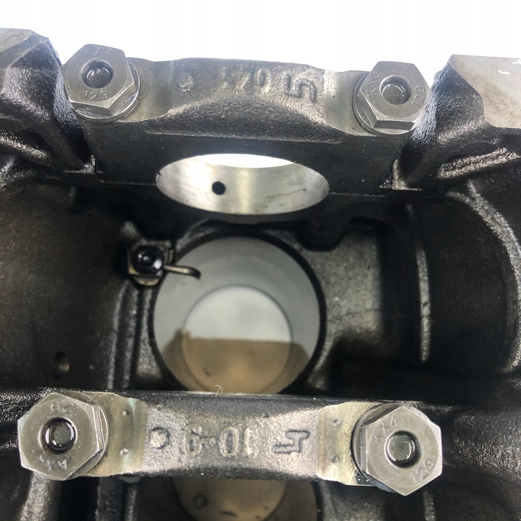 фото №16, Блок двигателя audi a3 vw 1.6 tdi 03l021cs cay 03l