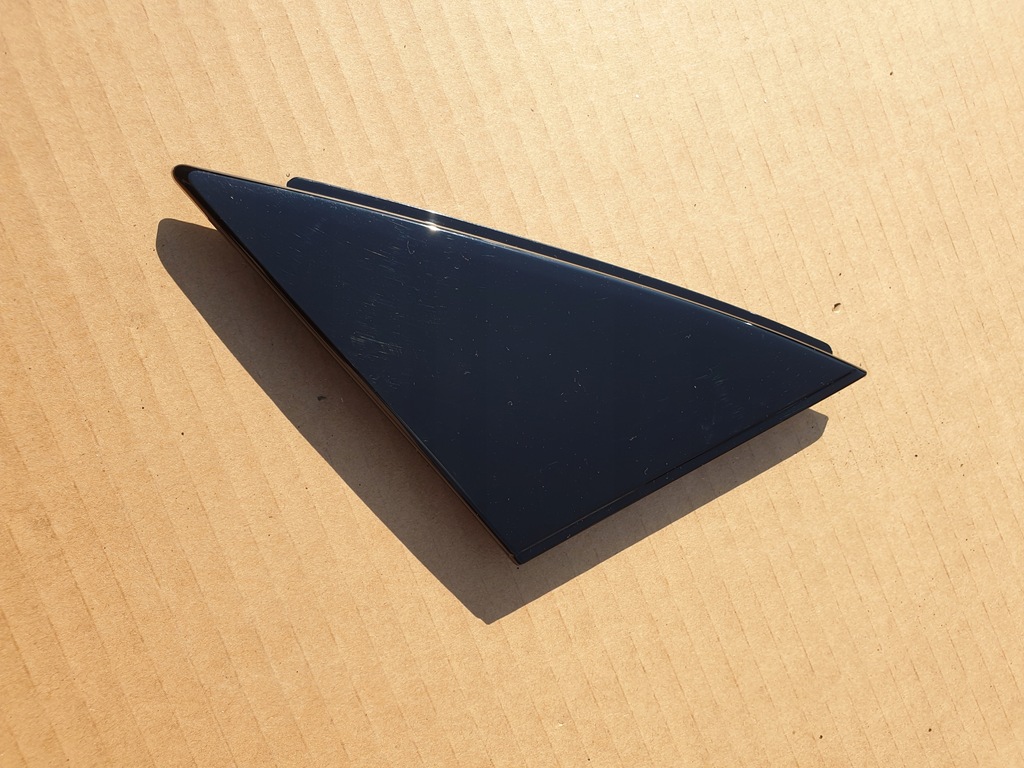 фото №1, Заглушка треугольник зеркало дверь правая volvo xc40