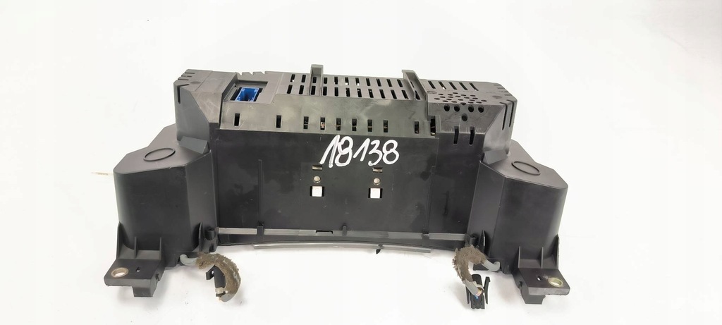 фото №9, Счетчик приборная панель 4e0920900f audi a8 d3