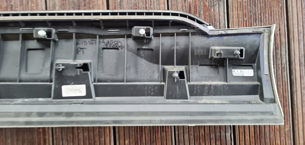 фото №10, Молдинг двері задня правий audi q7 sq7 4m0583870 lift