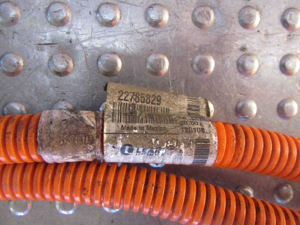 фото №5, Chevrolet volt 2013 клема шланг акумулятора