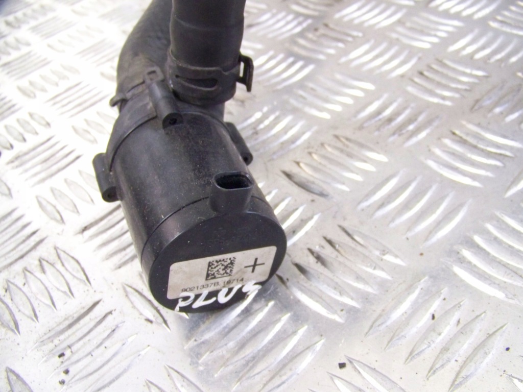 фото №2, Toyota prius plus 12 18 насос помпа wody жидкость