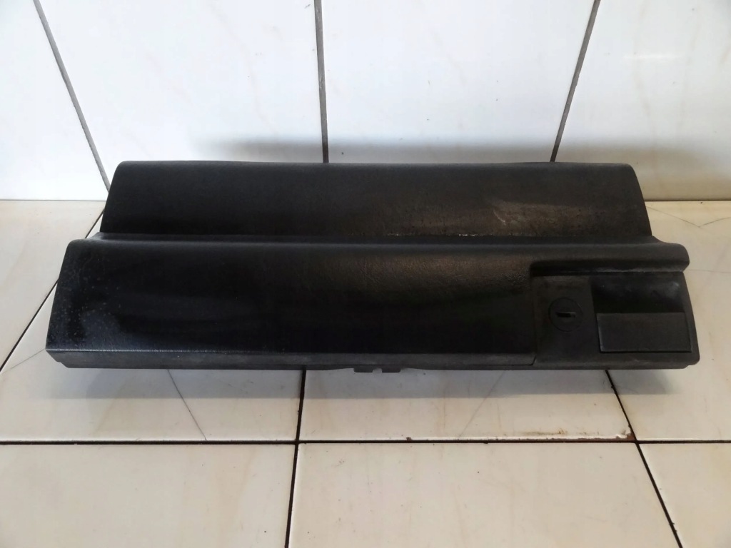 фото №1, Mb w124 e-klasa 1988 кришка замок бардачка пасажира