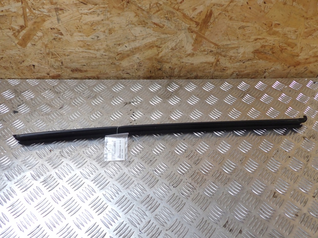 Купить Молдинг уплотнитель перед правый opel insignia a 10r 2.0 универсал 13228100 11133