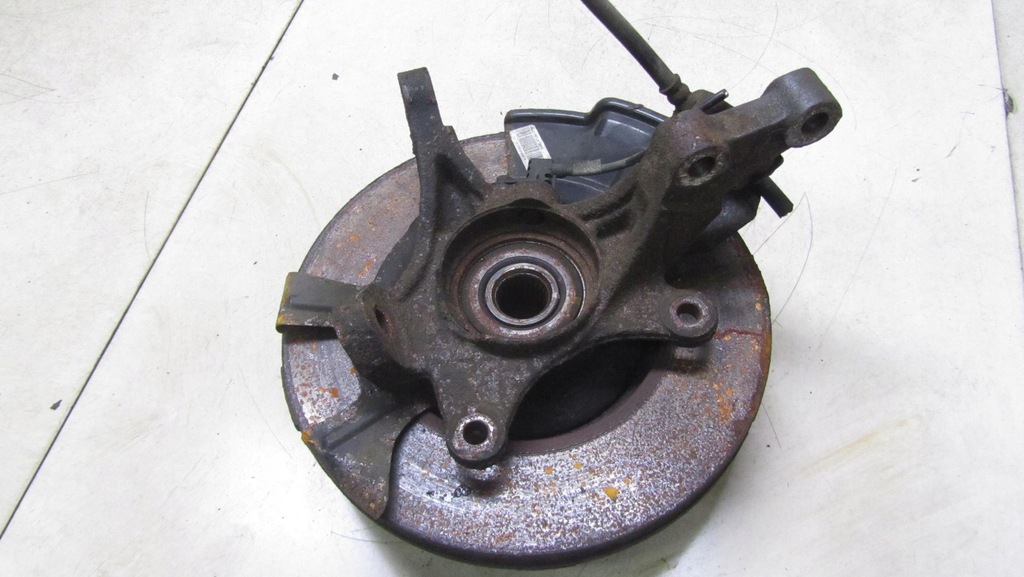 фото №5, Hyundai ix20 поворотный кулак левый перед 10-17 96