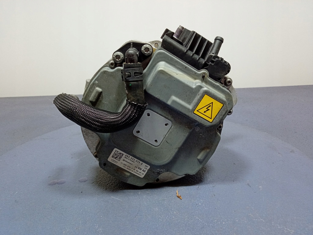 Audi a7 c8 3.0 tdi 344 km генератор стартер 4n0903028q Оригінал