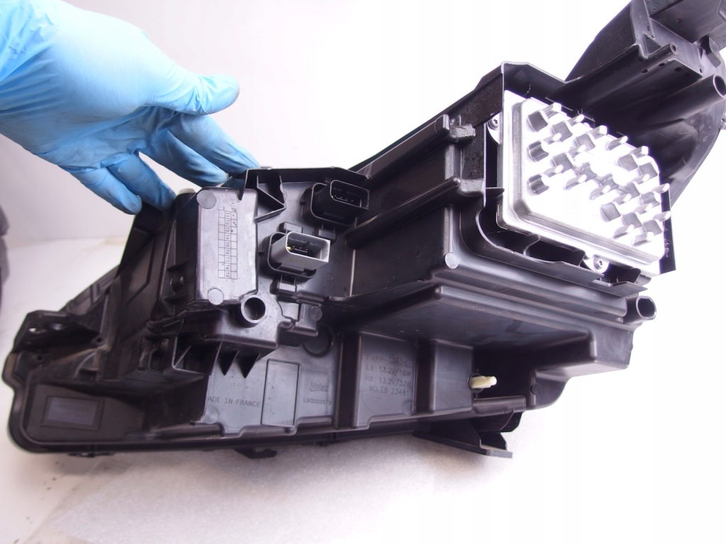 Peugeot 3008 ii рестайлинг  лампа led правый перед комплектная idealna с Разборки