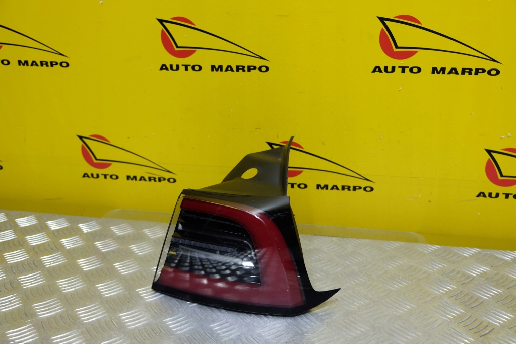 Tesla 3 2017 2018- фара задній правий led америка Доставка