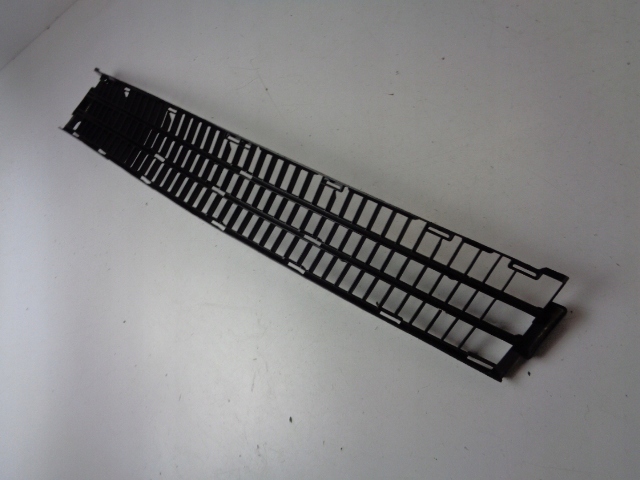 фото №2, Решітка бампера перед renault laguna iii 2007-2013