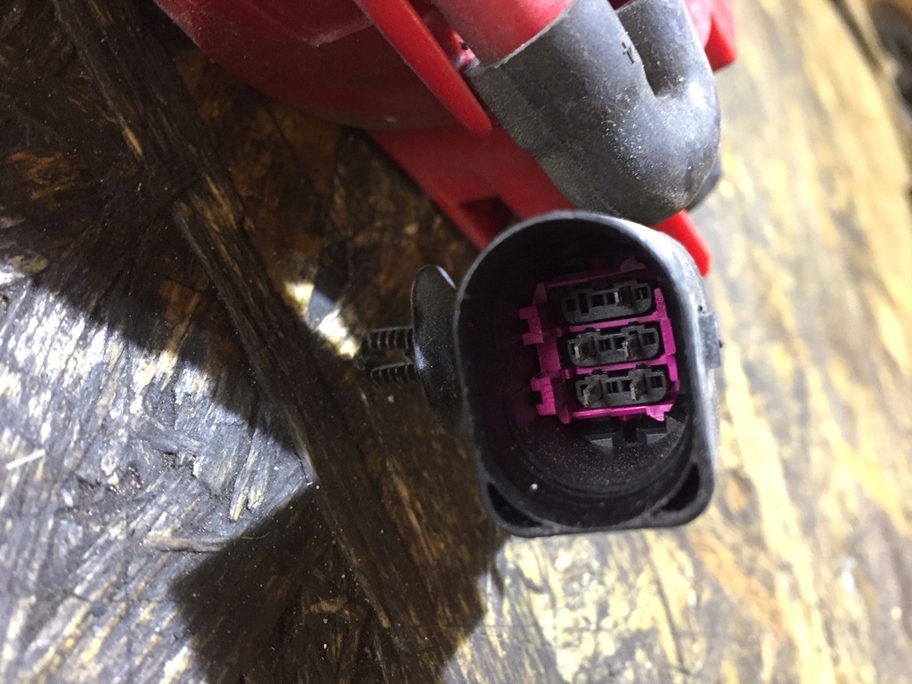 фото №12, Audi q7 4l лампа бампера правая задняя задняя 4l0945096