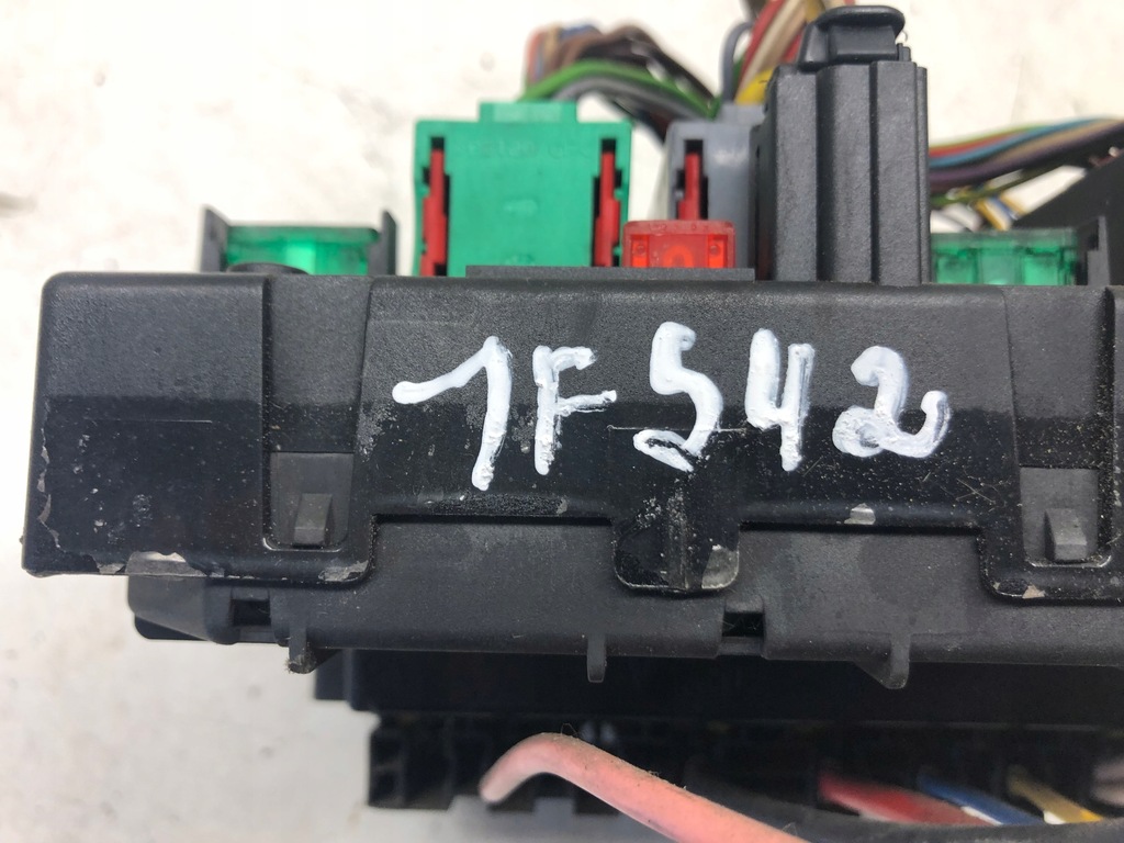 фото №8, Коробка запобіжників модуль bsm 9657608880 peugeot 206 1.4 hdi роз'єми