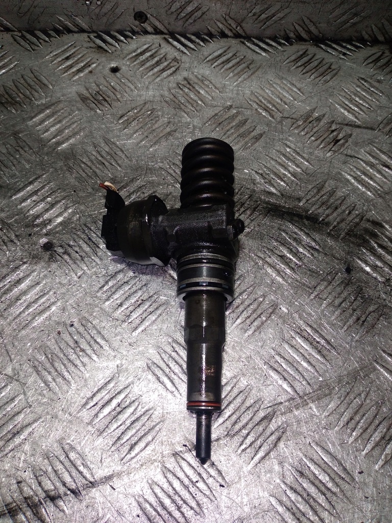 фото №1, Насос-форсунка skoda octavia 2 1.9tdi 038130073b6